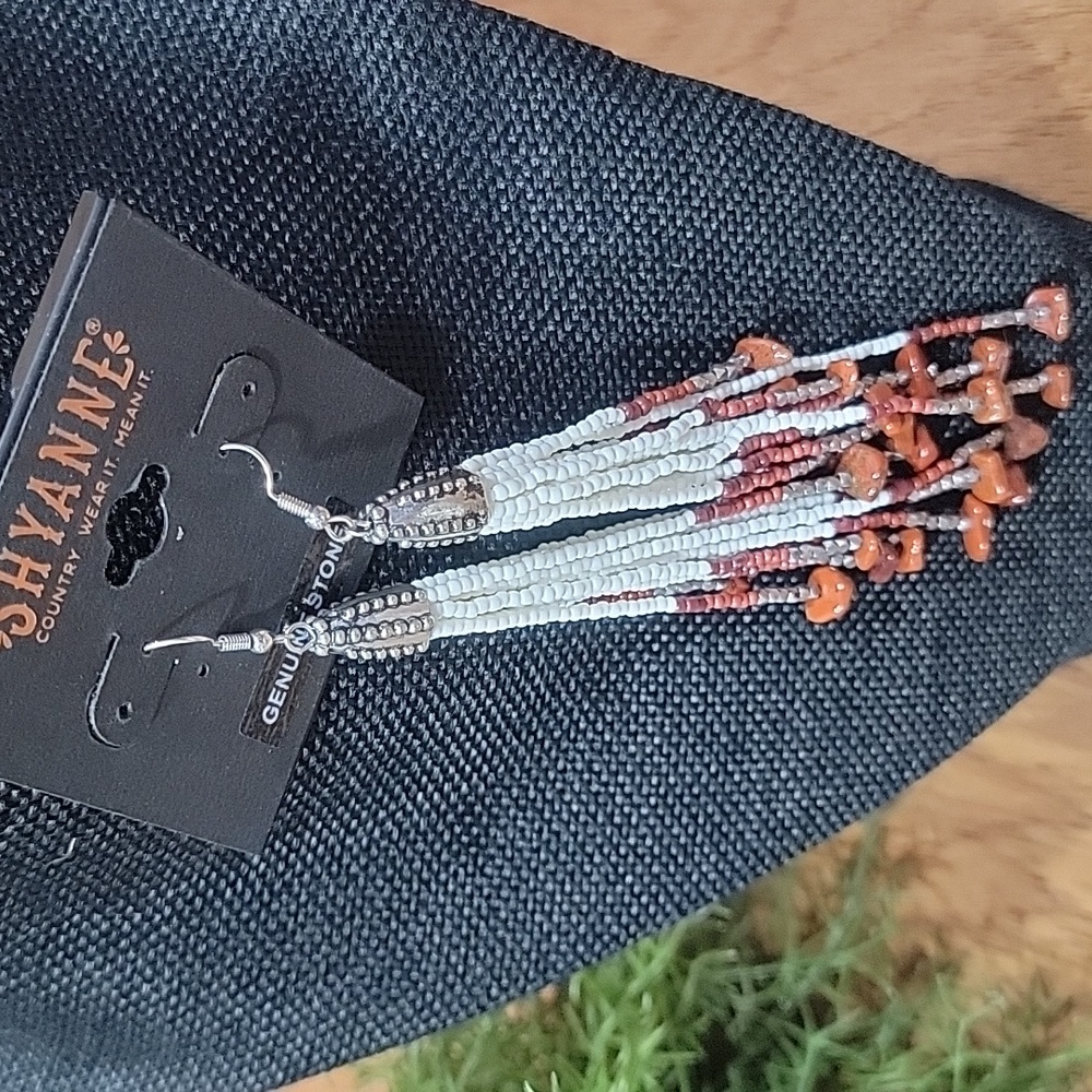NWT Shyanne Native Style Beaded Earrings - Picture 5 of 8